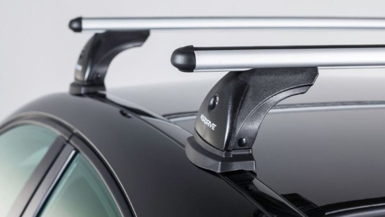Universal roof bars for cars